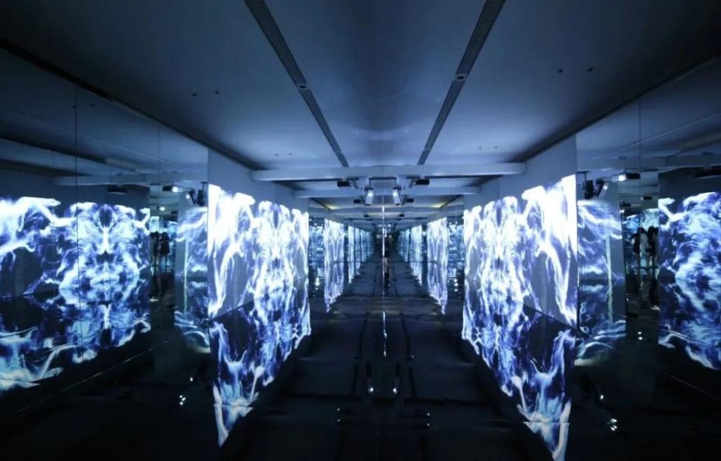 沉浸式數字展廳設計，沉浸式投影形式和沉浸式投影的特征插圖(1)