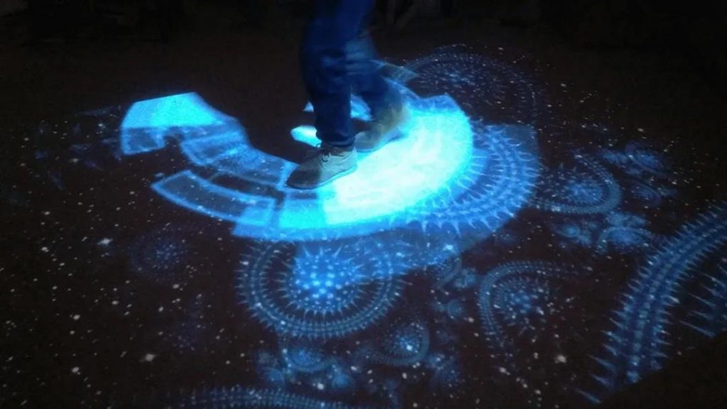 展廳設(shè)計中常用的數(shù)字多媒體技術(shù)設(shè)備數(shù)插圖(1) 展廳設(shè)計中常用的數(shù)字多媒體技術(shù)設(shè)備數(shù)插圖(1)