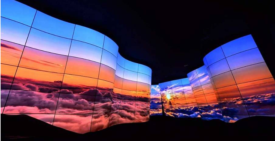 OLED全息屏幕在展廳展館設計中的作用插圖(1) OLED全息屏幕在展廳展館設計中的作用插圖(1)