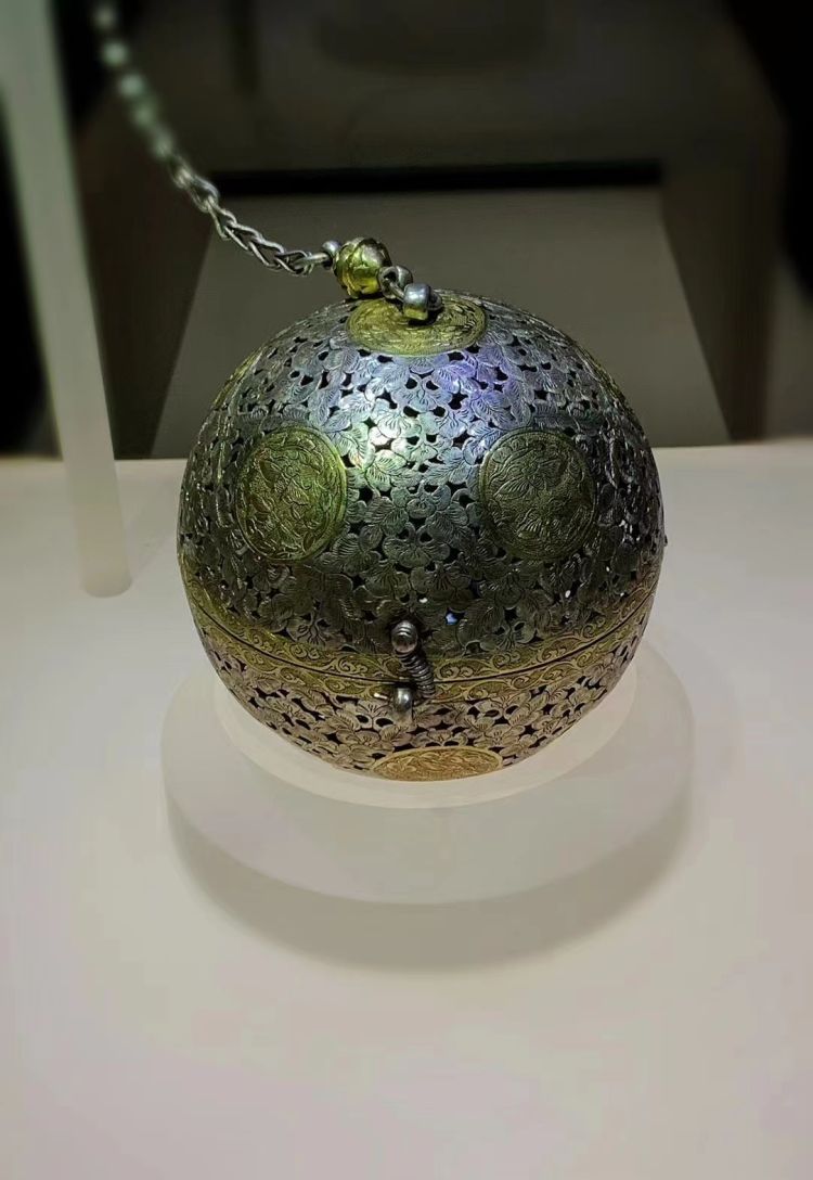 “感受大唐風(fēng)華” 深圳市金石藝術(shù)博物館赴東莞市博物館 開展館際交流活動插圖(6) “感受大唐風(fēng)華” 深圳市金石藝術(shù)博物館赴東莞市博物館 開展館際交流活動插圖(6)