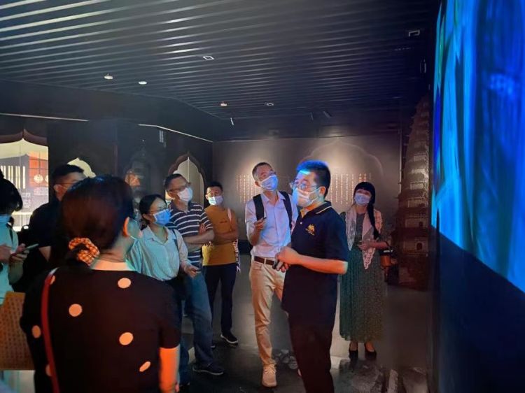 “感受大唐風(fēng)華” 深圳市金石藝術(shù)博物館赴東莞市博物館 開展館際交流活動插圖(7) “感受大唐風(fēng)華” 深圳市金石藝術(shù)博物館赴東莞市博物館 開展館際交流活動插圖(7)